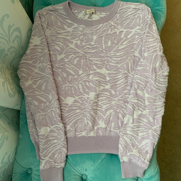 🌸Free Add on - Lavender Floral Print Sweater - Picture 1 of 2